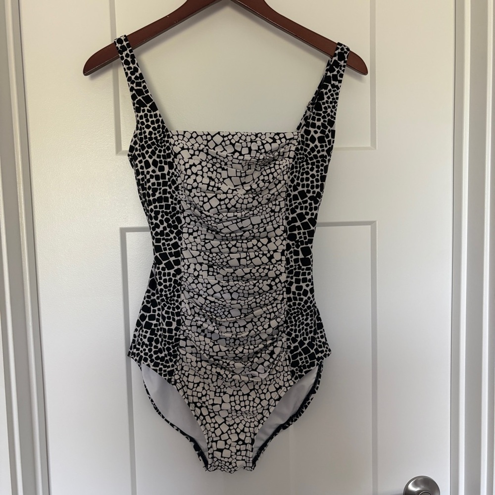 CALVIN Klein Snake Geometric Print Pleated Rouched Front One Piece - NWOT Size 6